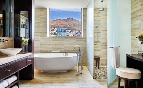 one-and-only-cape-town-interior-marina-suite-bathroom-01