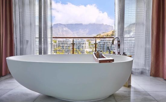 one-and-only-cape-town-interior-presidential-suite-bathroom-03