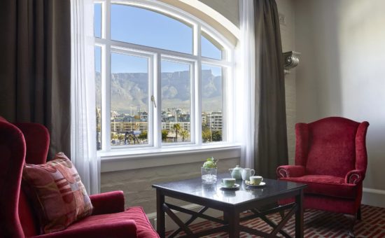 victoria-alfred-hotel-interior-mountain-room-03