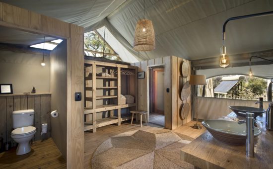 sable-alley-rooms-luxury-family-tent-bathroom-01