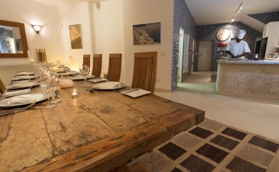 santorini-mozambique-interiors-dining-facilities-chef-01