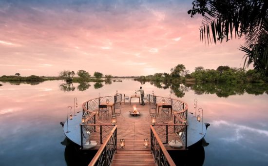 thorntree-river-lodge-exterior-main-deck-view-02