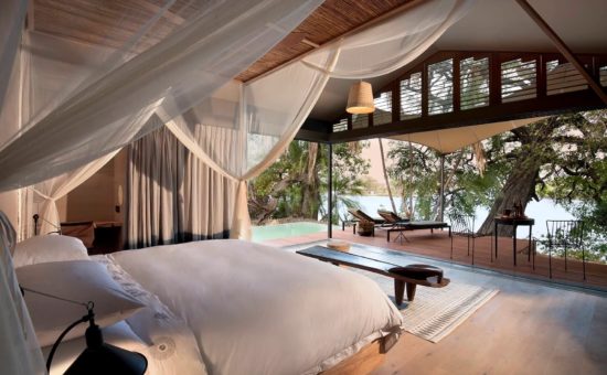 thorntree-river-lodge-interior-bedroom-01