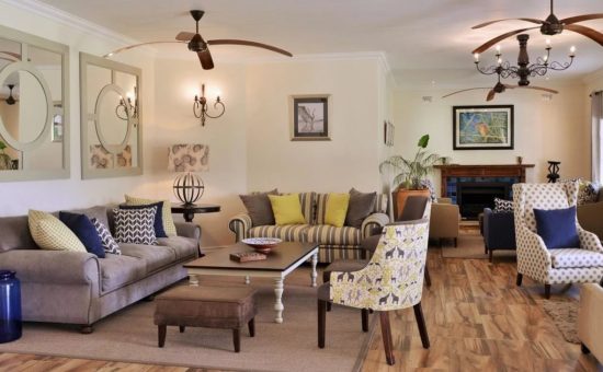 batonka-guest-lodge-interior-lounge-01