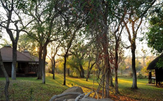 idube-game-lodge-exteriors-lodge-01
