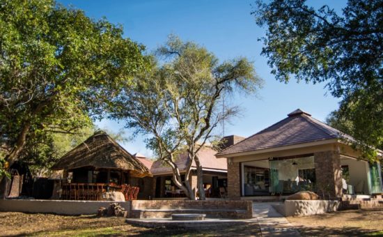idube-game-lodge-exteriors-lodge-01_1
