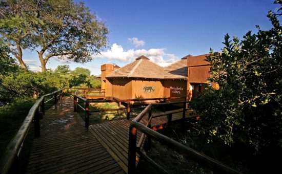 idube-game-lodge-room-makubela-walkway-01