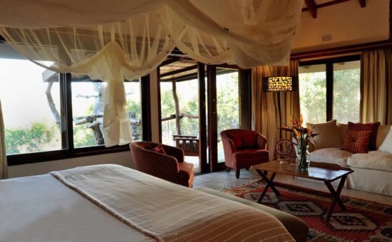 idube-game-lodge-room-safari-chalet-lounge-1