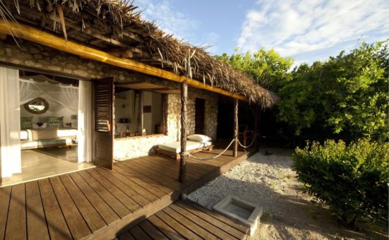 azura-quilalea-private-island-room-kaskazi-villa-deck-01