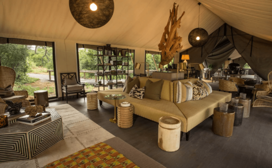 gomoti-plains-camp-interiors-lounge-01