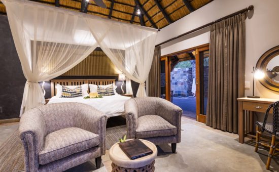 inyati-game-lodge-interiors-bedroom-03