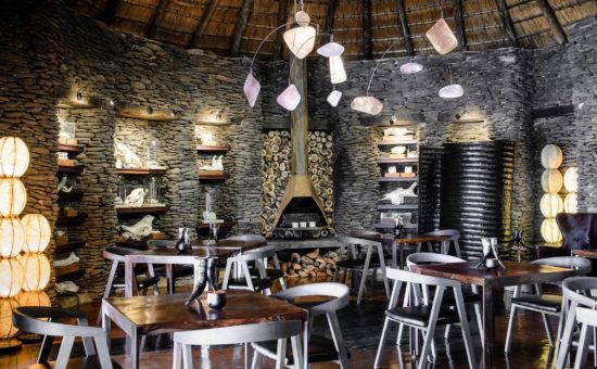 singita-boulders-lodge-facilities-restaurant-01