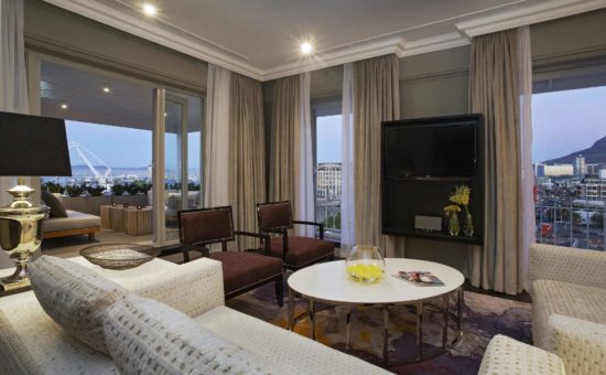queen-victoria-hotel-room-presidential-suite-lounge-02