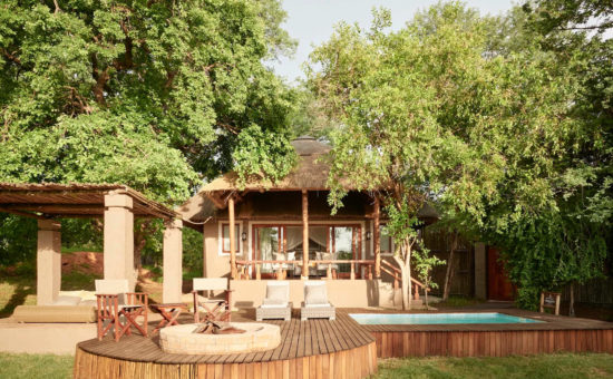 sanctuary-chobe-chilwero-lodge-exterior-view-01