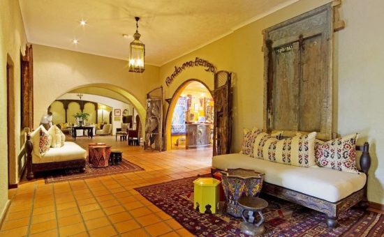 chobe-game-lodge-facilities-lobby-01