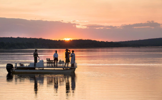 royal-chundu-zambezi-island-lodge-activities-sunset-cruise-01