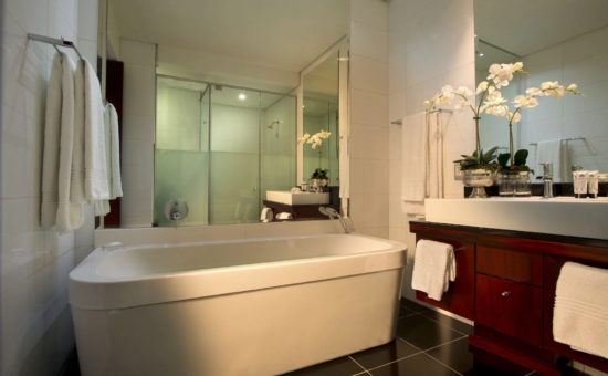 davinci-hotels-and-suites-room-executive-room-bathroom-02