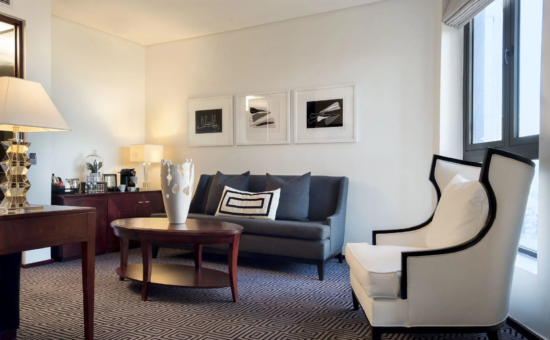 davinci-hotels-and-suites-room-junior-suite-lounge-01