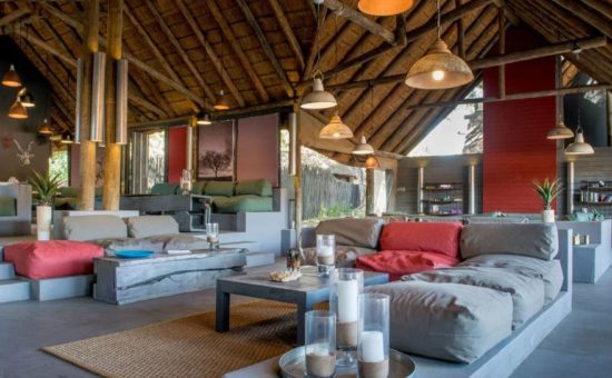 simbavati-river-lodge-interior-lounge-area-01